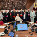 Abschluss-Plenarsitzung (26. Oktober 2024) der zweiten Sitzung der Weltsynode im Vatikan – XVI. Ordentliche Generalversammlung der Bischofssynode: Synodenaula ©Matthias Kopp Deutsche Bischofskonferenz